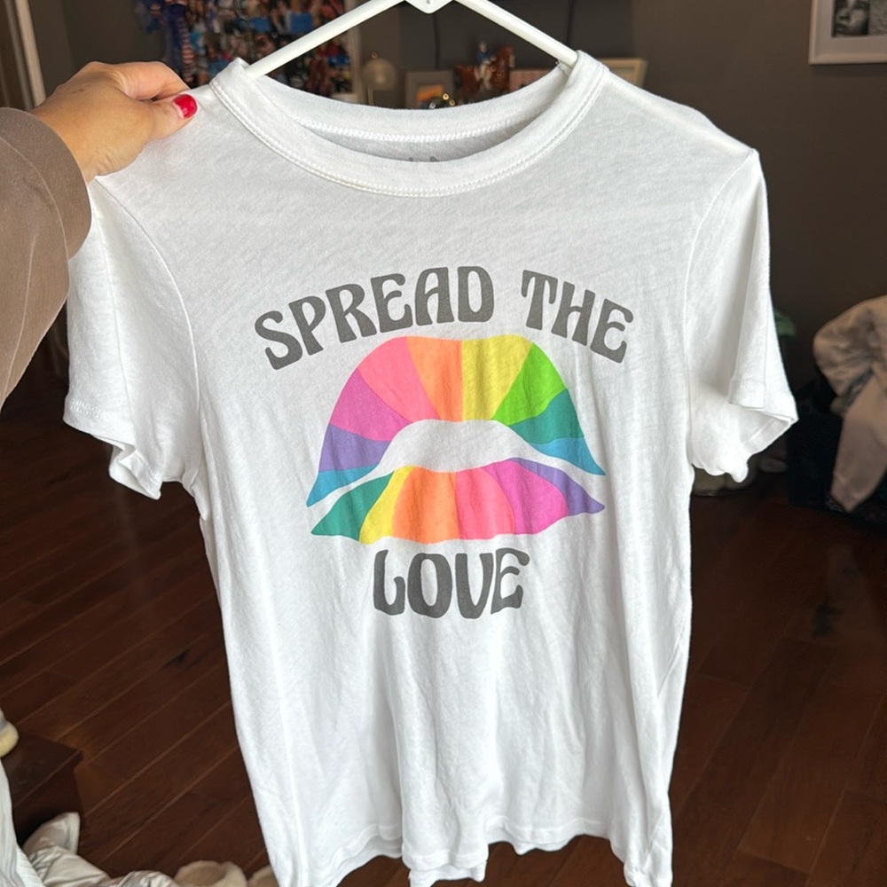 Rainbow chaser graphic tshirt